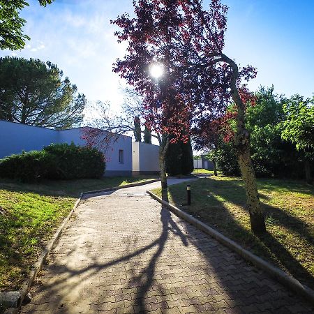Village Vacances Passion La Buissiere Labeaume Exterior foto